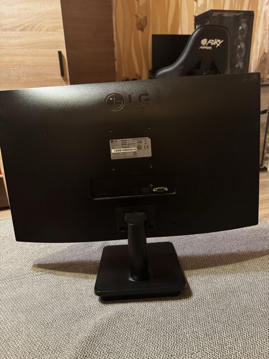 Монитор LG 23.8 инча пълен комплект с кутия