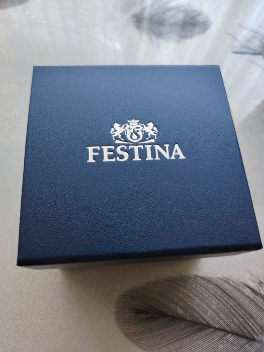 часовник Festina
