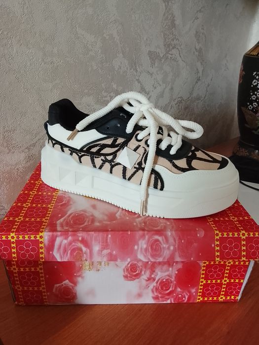 Продам новую обувь с этикетками