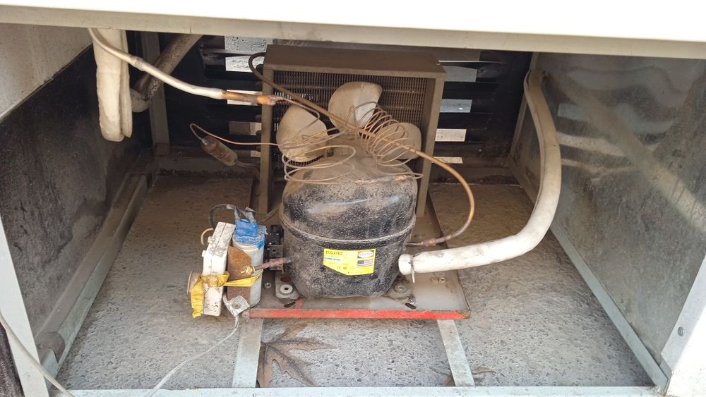 Vitrajniy muzlatgich