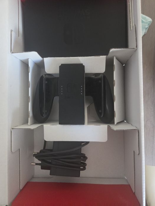 Nintendo Switch V2 Neon + fc 24 + Husă și cutie