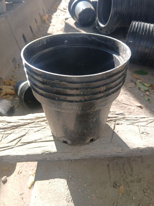 Продам  горшки  срочно.