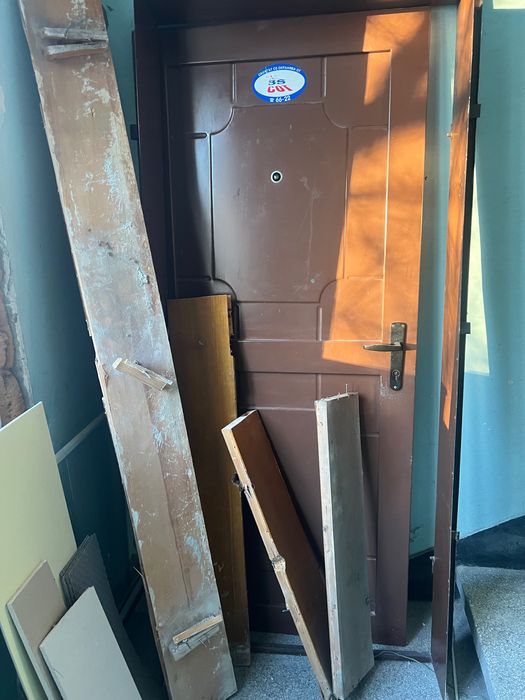 Входна метална врата