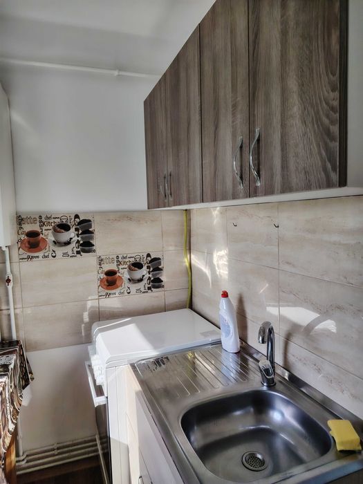 Închiriez garsonieră