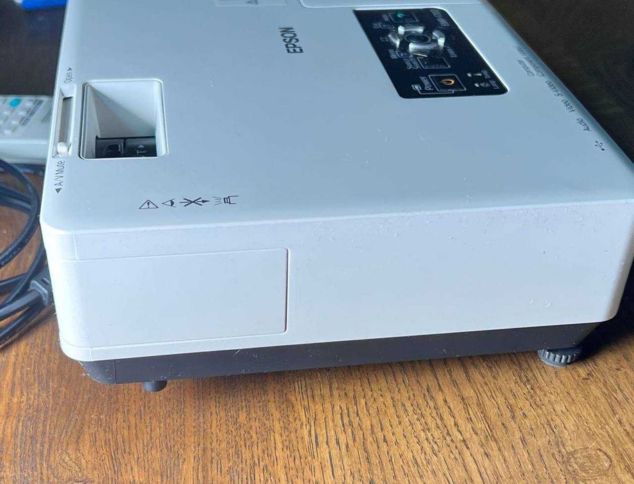 Проектор Epson Europe Projectors / EMP-1707