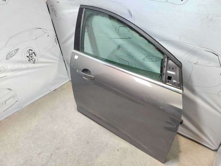Ușă Față Dreaptă Ford Focus Hatchback Maro / Gri Cod Culoare Lunar Sky 2147846 2012 / [2010-2017] / PBM51-A20125-BF (2A)