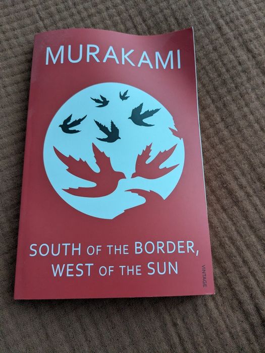 Книга на английском. Харуки Мураками К югу от границы, на запад от сол