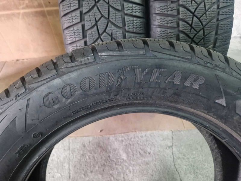 4 Bridgestone R18 235/55
зимни гуми DOT3720
