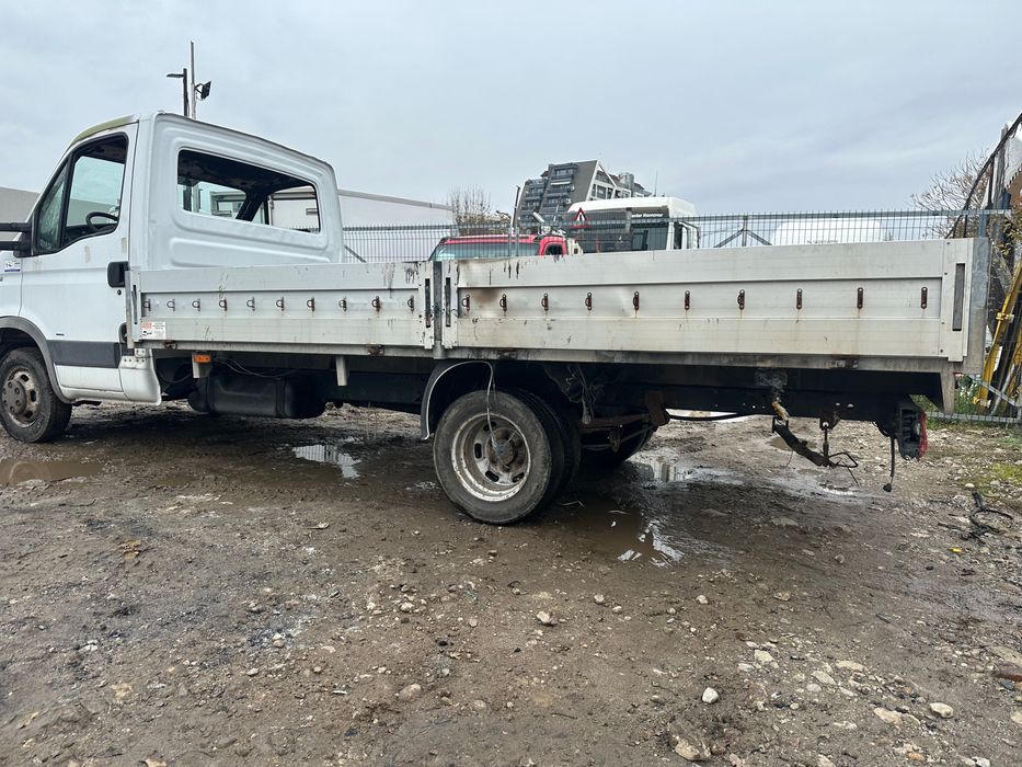 Продавам каросерия за ивеко дейли 4.30 с конструкция