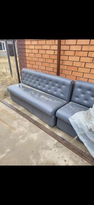 Продам 2 дивана. Почти новые. Цена договорная.