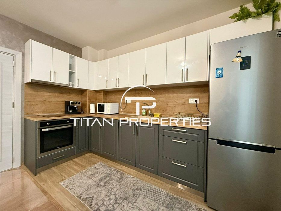 Дава се под наем Тристаен апартамент в Пловдив, Център - 110 кв.м за 714 € - Снимка #5