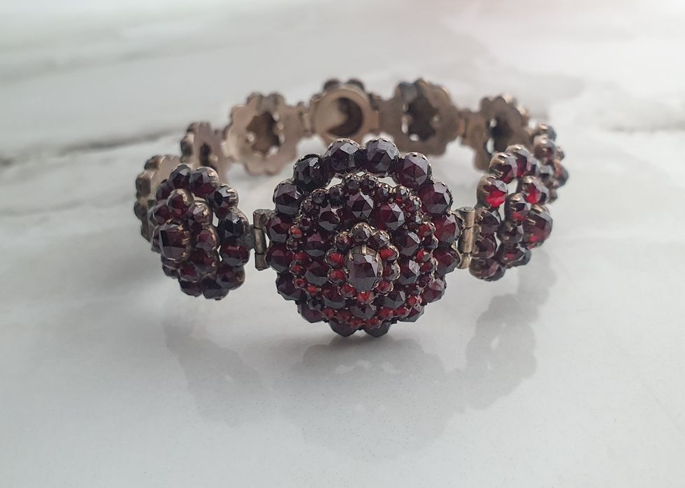 Brățară din argint 925 cu granate naturale – lungime 17 cm, gramaj 22,