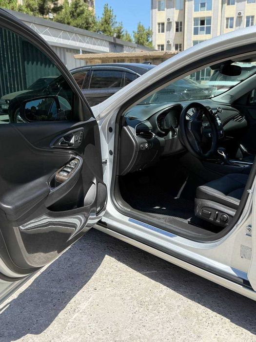 продаётся автомобиль
