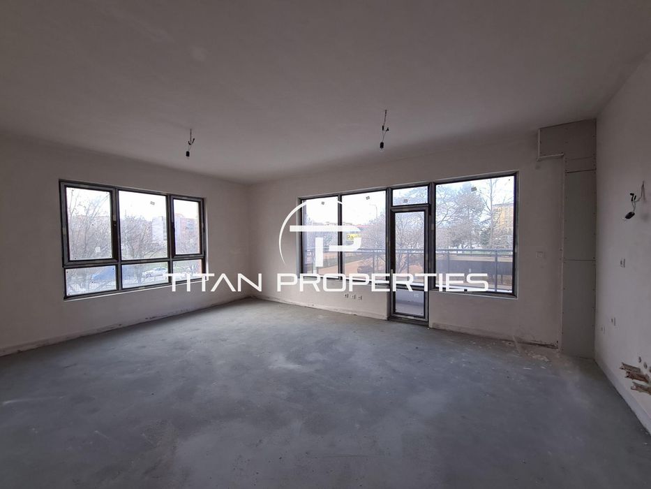 Двустаен апартамент в жк. Христо Смирненски