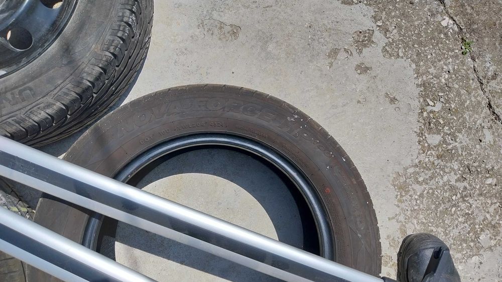 Гуми летни, 2 бр. 205/60 R16.