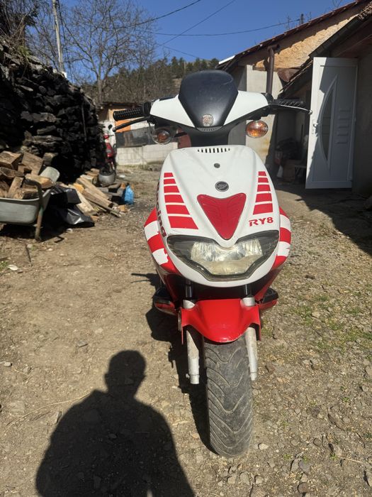 Vand scuter în stare foarte buna