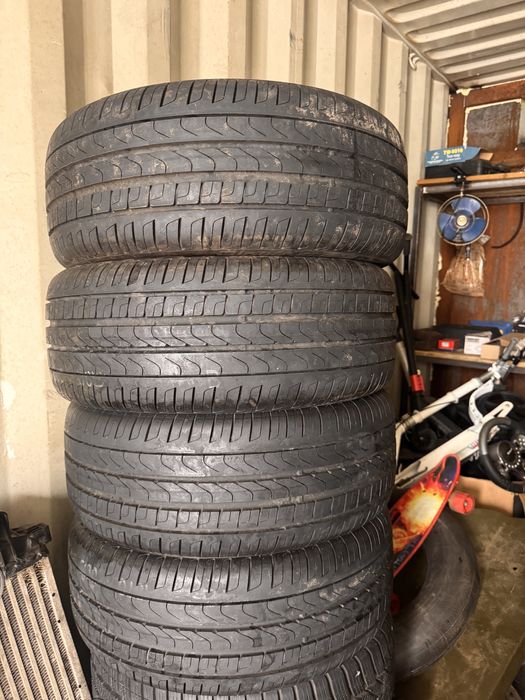 Продам новый комплект шин .