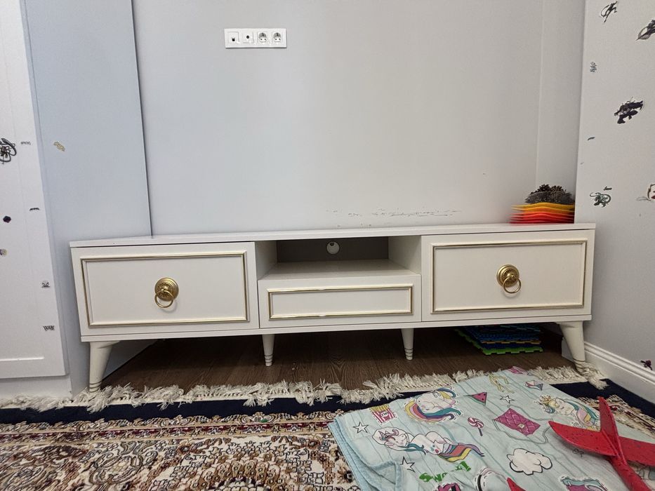 Подставка для телевизора Kilim