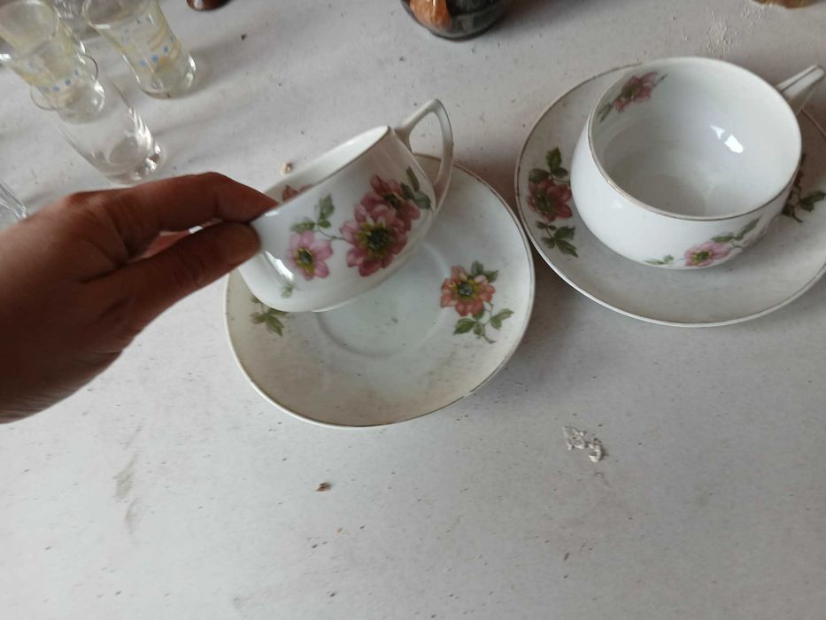 Чаши чинии вази и други