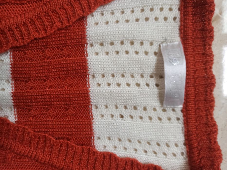 Compleu dama cu bluza și jerse din tricot.