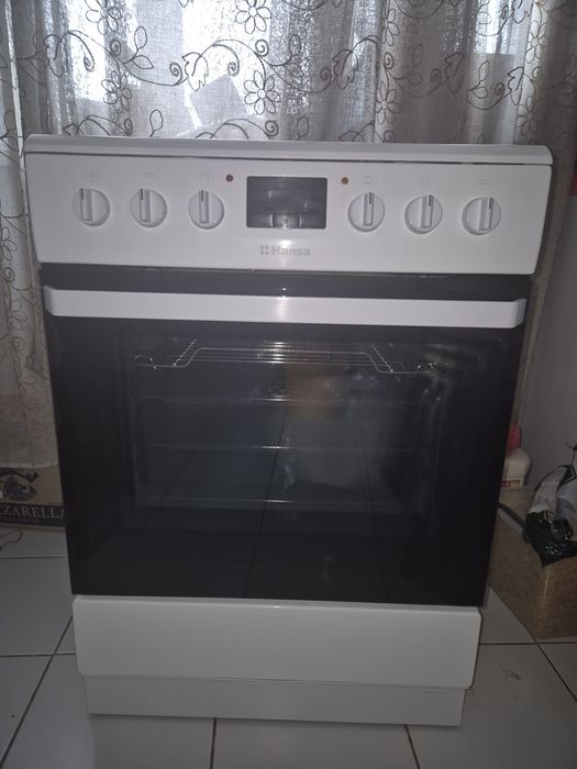 Электроческая плита Hansa