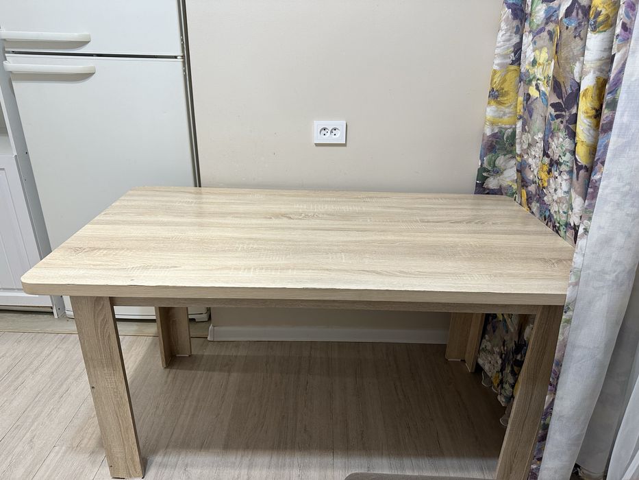 Продам  стол кухонный, диван  раскладной