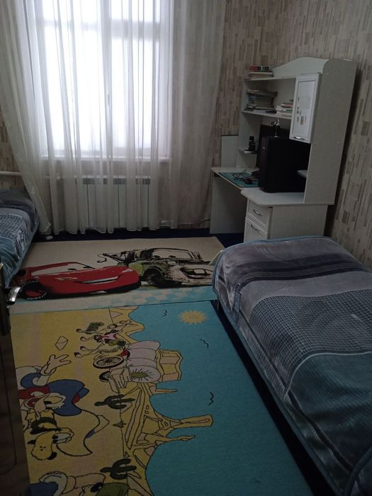 Qolin bolalar uchun maxsus.Kravat 2 ta bolalarni.Hammasi ishlatilgan