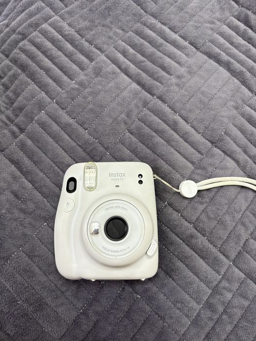 продам instax mini 11