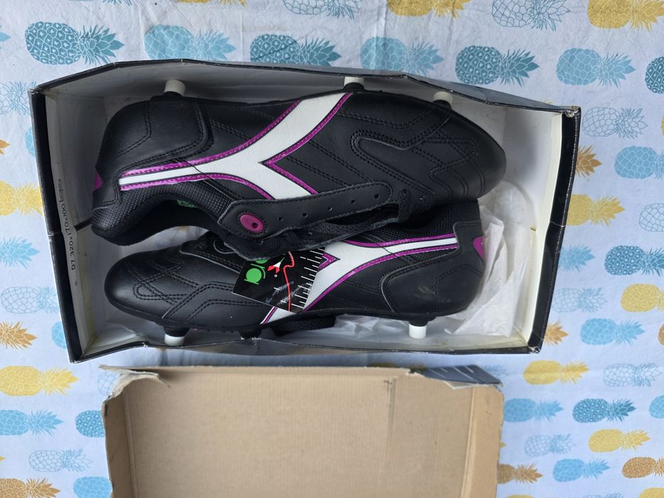 Vand 7 perechi ghete fotbal Diadora