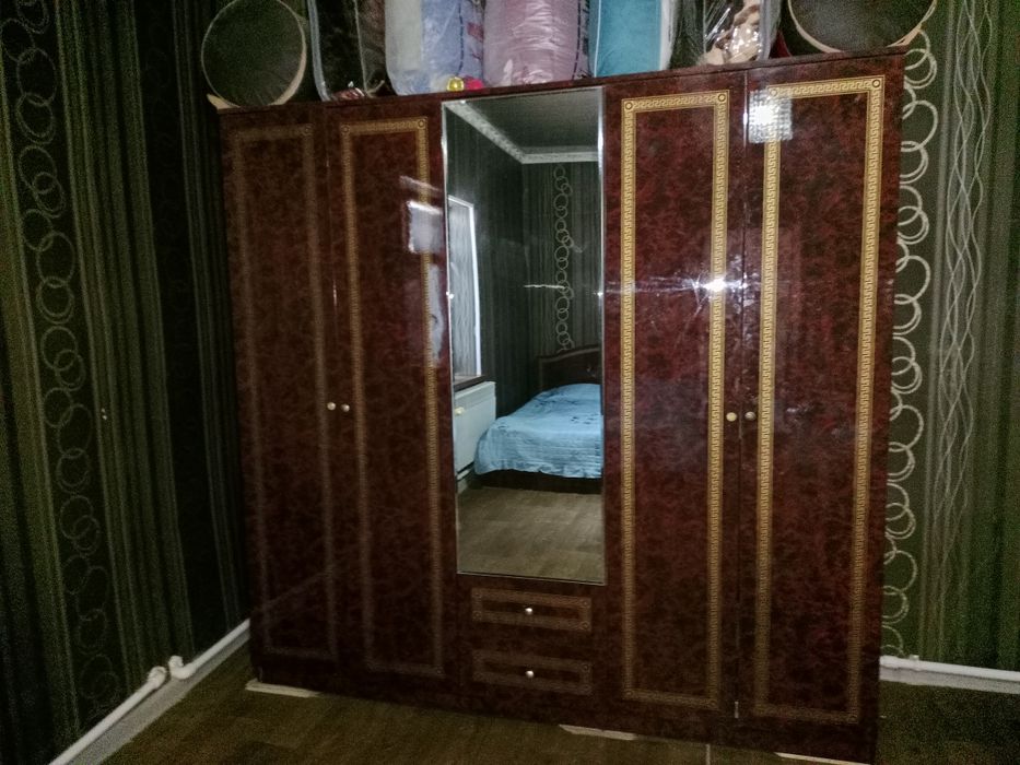 Гарнитур сатылады 100000