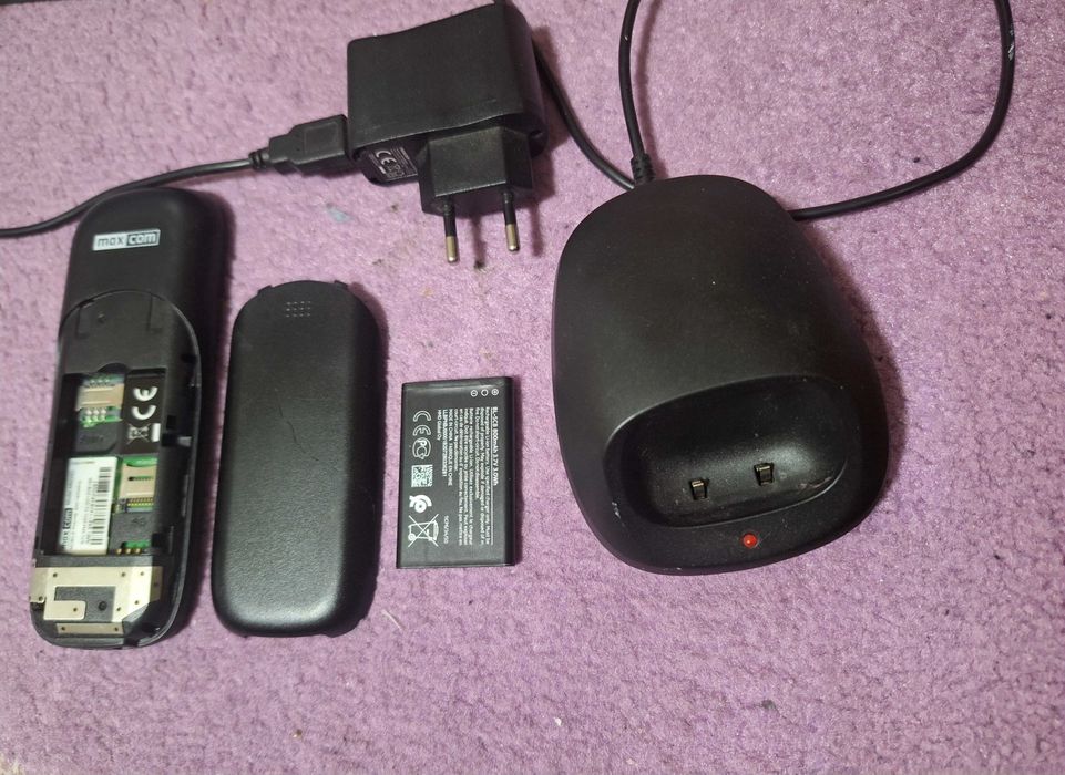 Telefon mobil seniori comfort MaxCom MM35D cu butoane mari