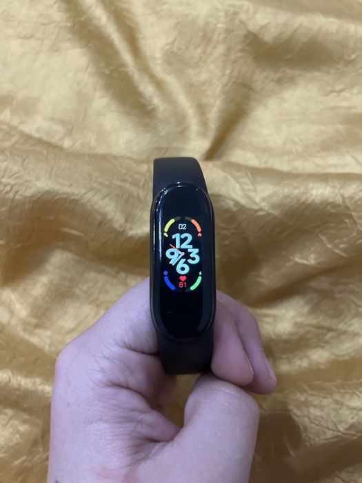 Часы mi band 6 продам
