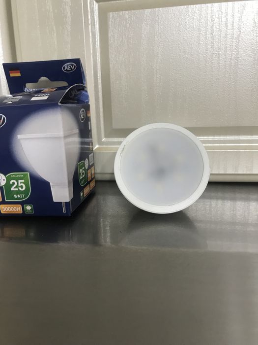 Продам LED лампу.