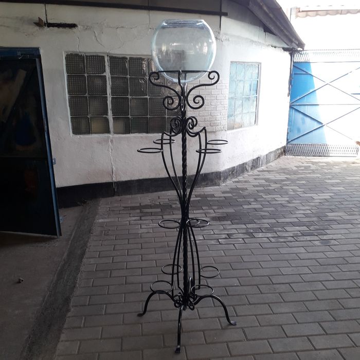 Продам подставку для цветов