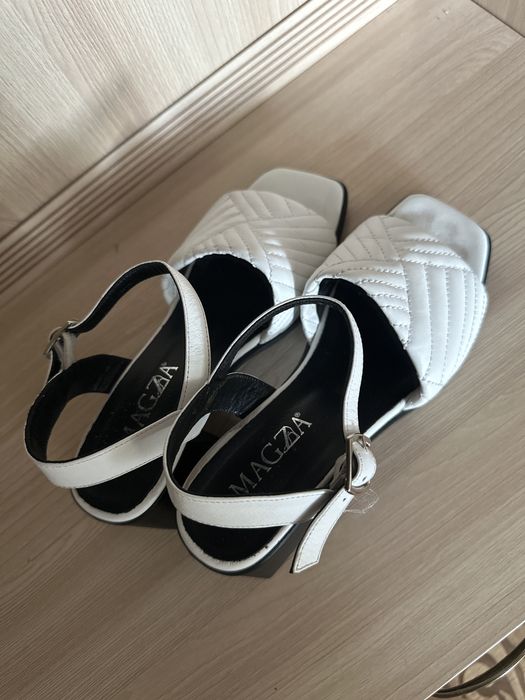 босоножки MAGZA