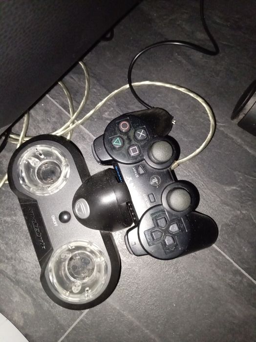 PlayStation 3  + 3 manete și jocuri