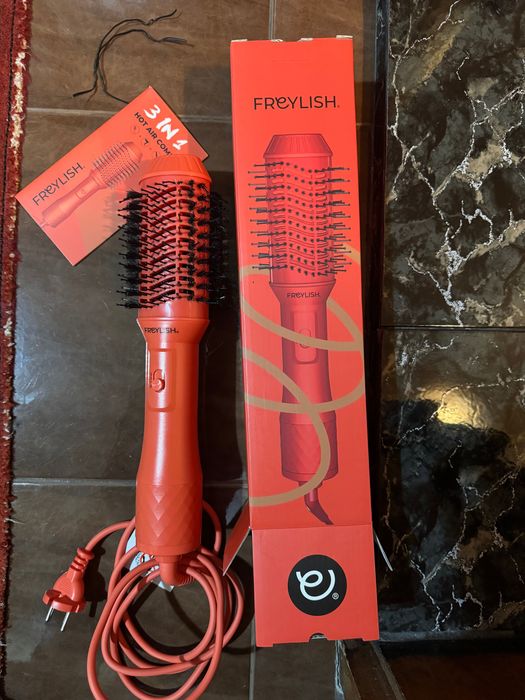 Четка за коса с горещ въздух FREYLISH
