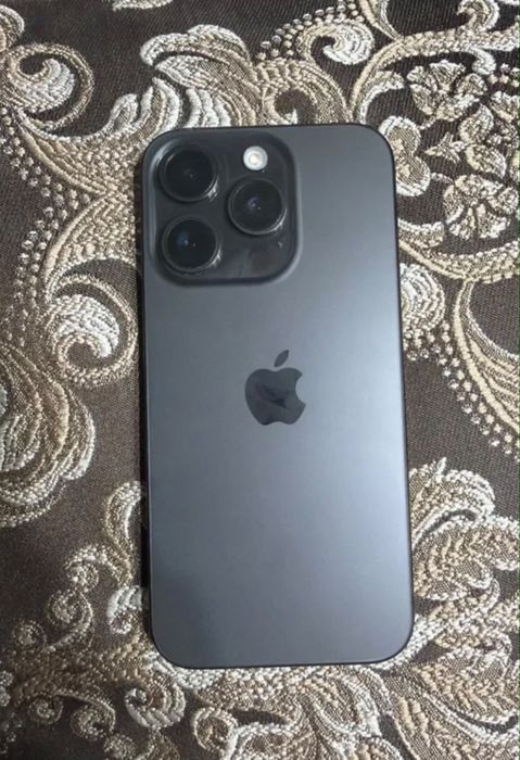 Продам iphone 15 pro менян дисплей аккум