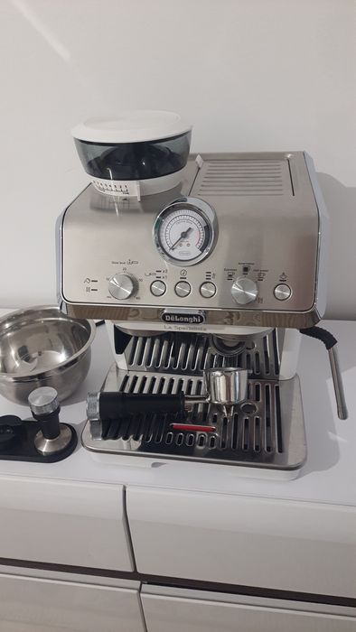 Кофемашина delonghi