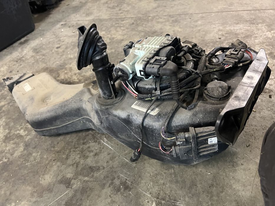 Rezervor AdBlue Volkswagen Sharan 2.0 Motorina 2012