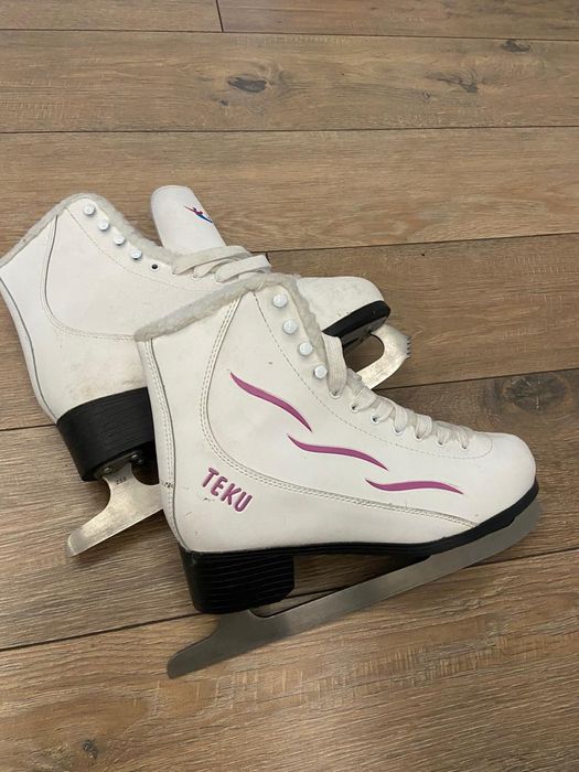 Продам коньки детские