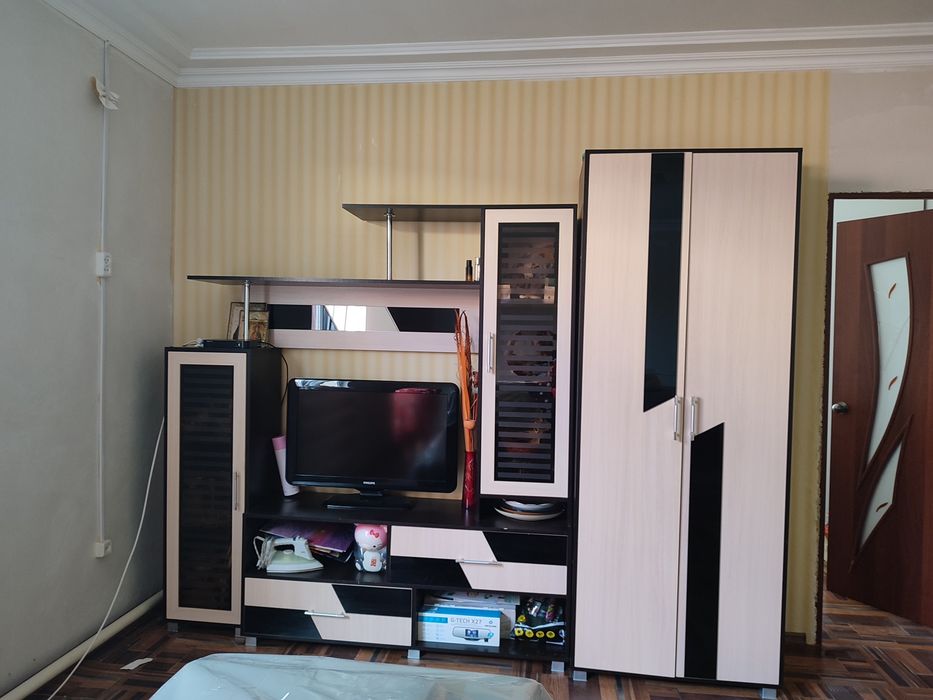 Продам горку в гостиную