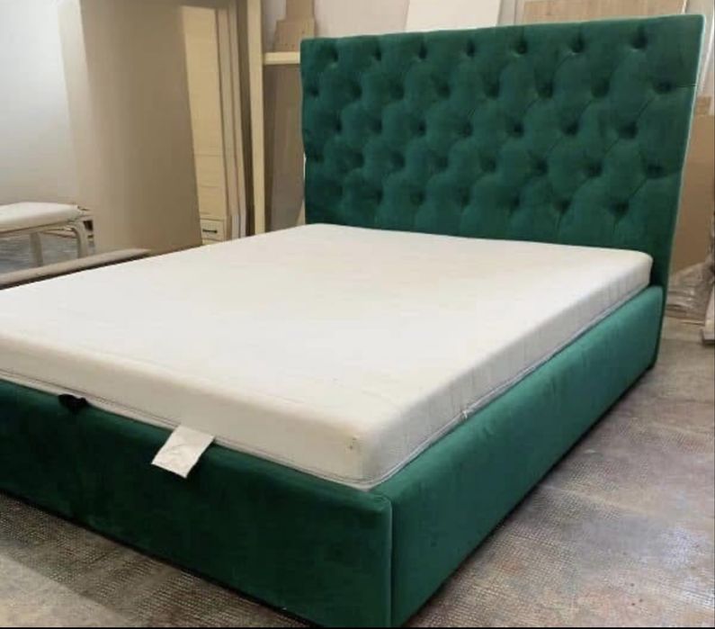 Paturi tapitate cu somiera metalica