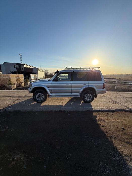 Продам машину Mitsubisi Pajero