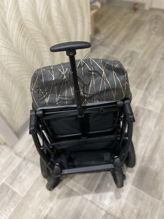 Продам детскую коляску