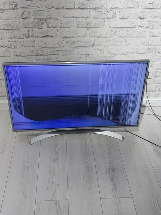 Продам смарт Телевизор