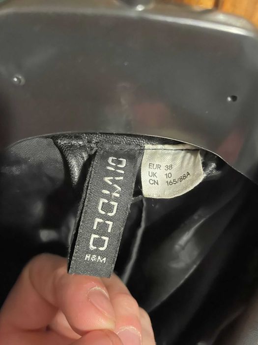 Geaca de femei de piele H&M, marimea S-M 38 (aprox. 165 cm si 45-55kg)