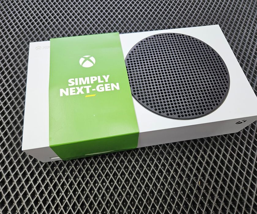 Xbox Series S/ SSD/ коробка/геймпад оригинал новый/супер состояние.