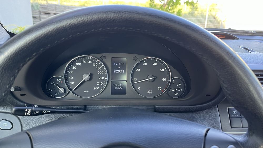 Mercedes benz C180 Kom. 92071km.
