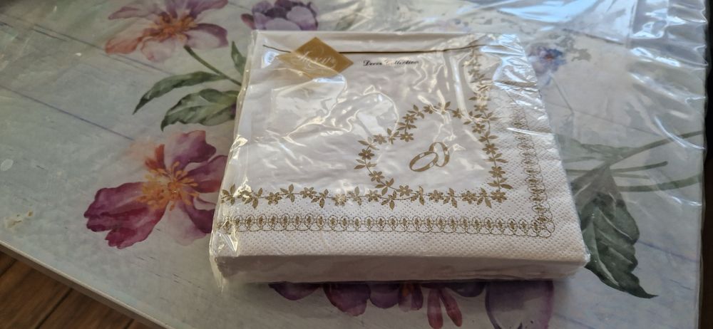 Продам салфетки белый  тематика свад